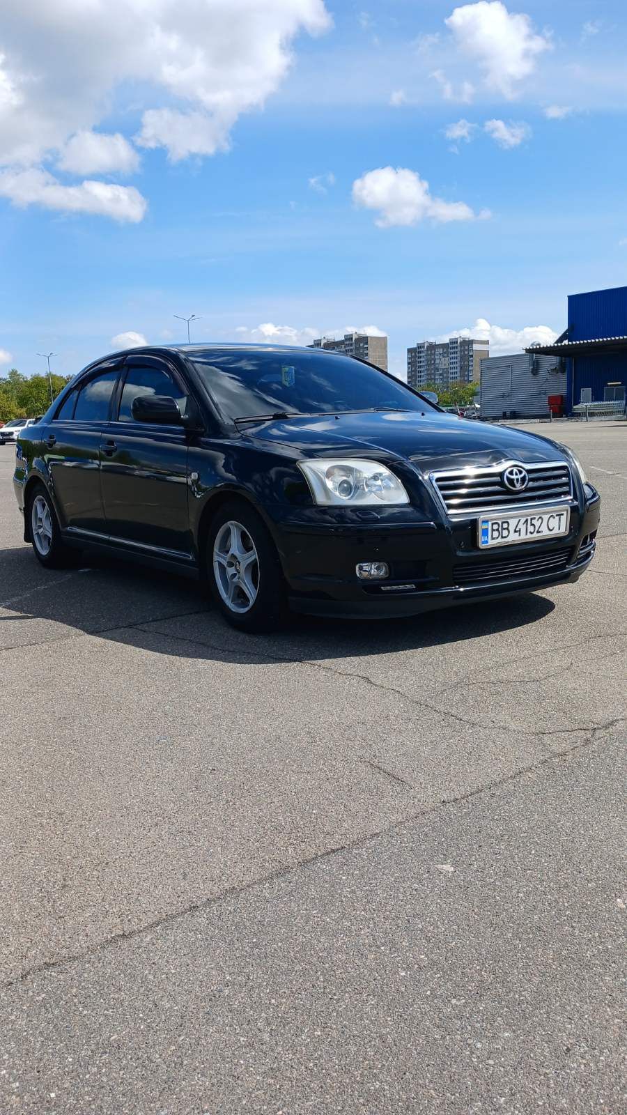 Toyota Avensis 1.8 чорний металік.