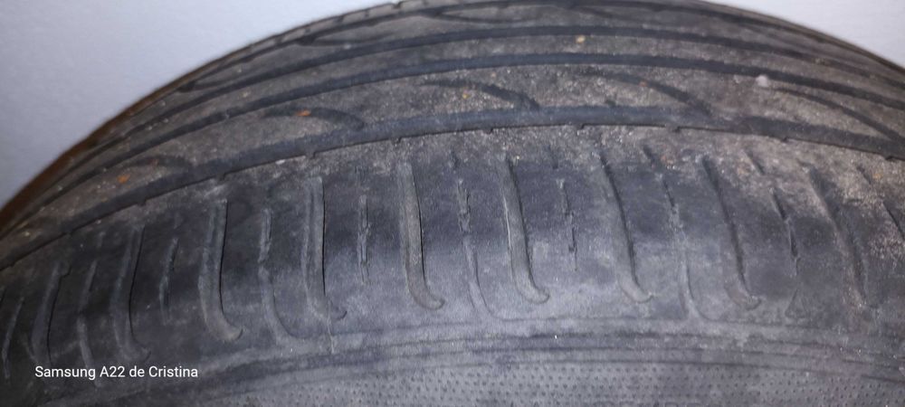 4 Pneus + 4 jantes 185/65R15
