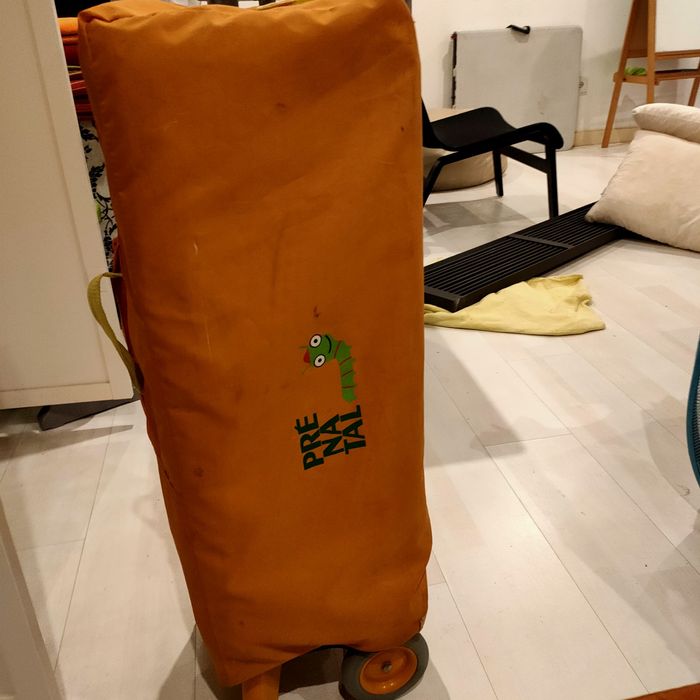 Cama de viagem com edredom