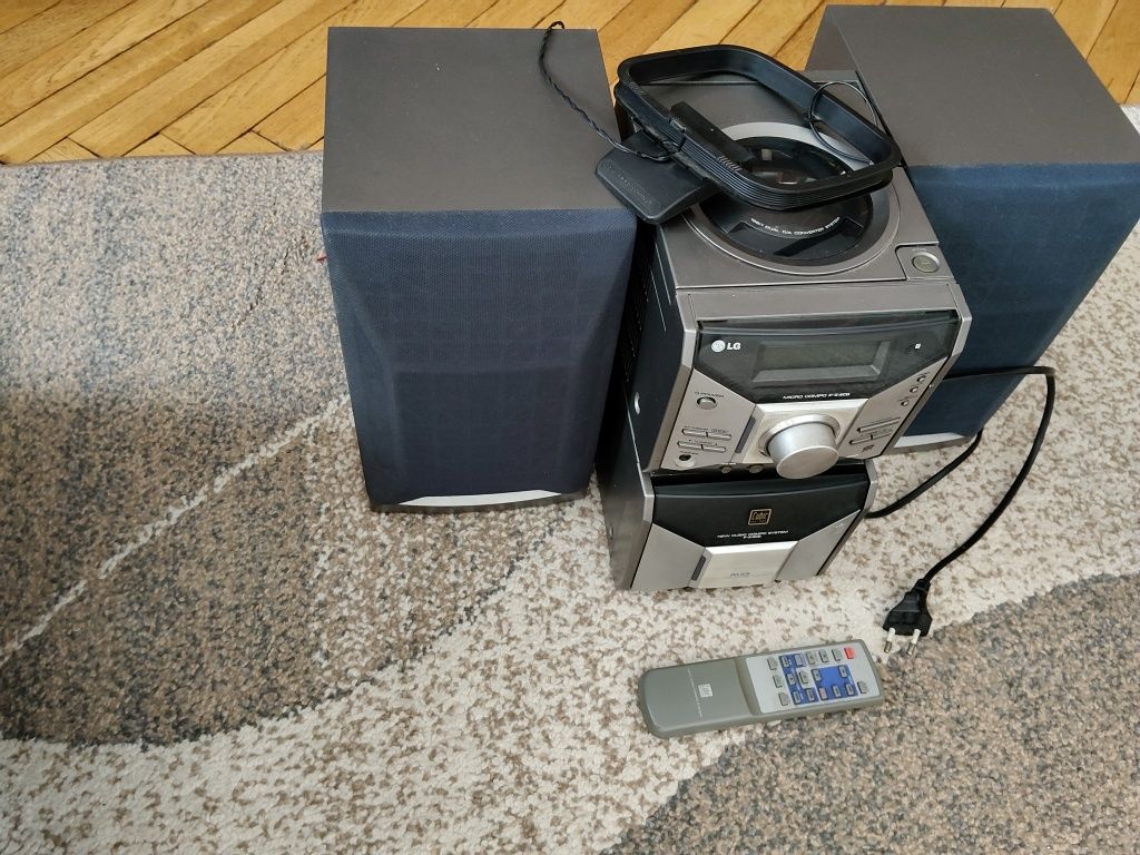 Wieża stereo LG szara