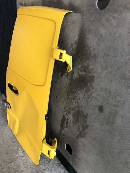 Двері  задня Віто 447