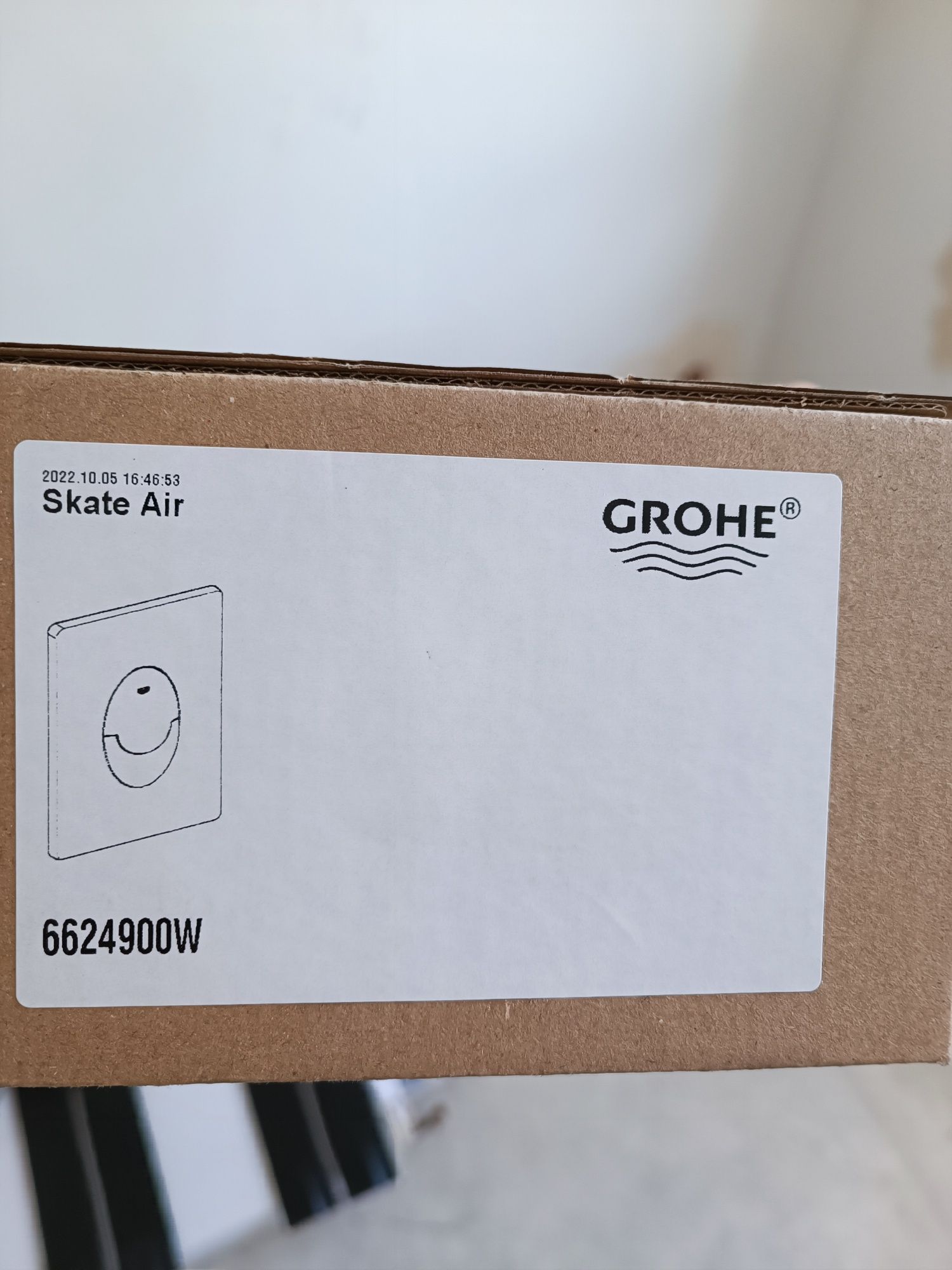 Przycisk spłukujący wc SKATE AIR marki Grohe.