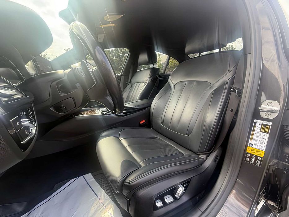 BMW 5 Series      2018