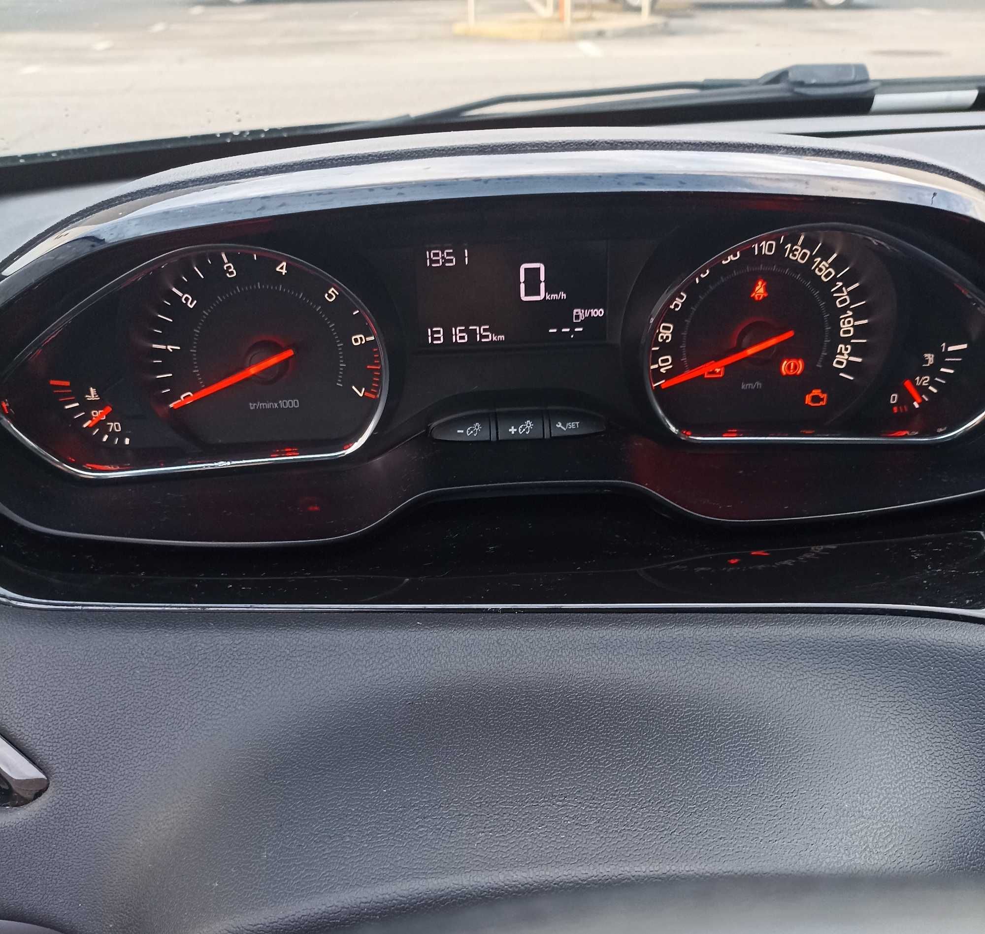 Peugeot 208 - 1.2 Benzyna - Wrocław - 2014 -OC + Przegląd