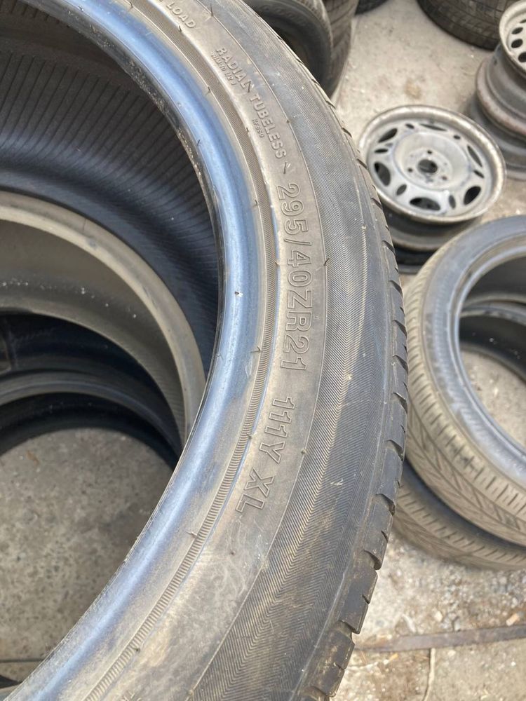 Летняя резина 295/40r21