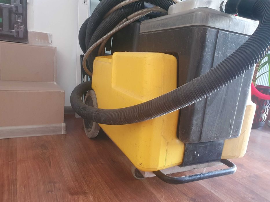Odkurzacz piorący Karcher puzzi  profi 200  + Karcher pw 20