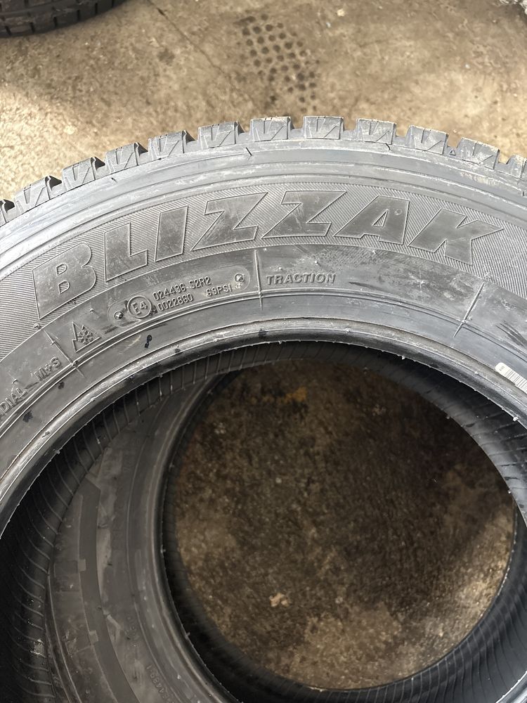 2x Opony BRIDGESTONE BLIZZAK W810 215/65R/16C 109/107R
