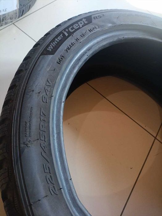 Пара шин б/у 225/45R17 94V Hankook Winter i*cept RS3
