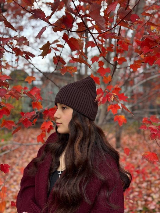 Дуже гарна шапка з м'якої віскози