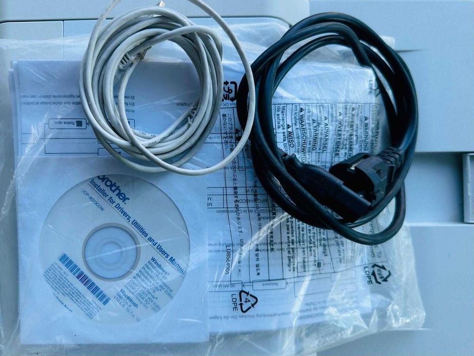 Impressora multifunções Brother DCP-9020CDW + 3 toners novos