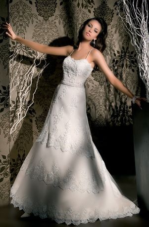 suknia ślubna DEMETRIOS 9694 z salonu LISA FERRERA