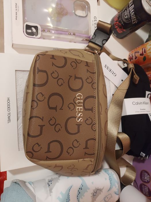 Фирменная оригинал сумка бананка Guess