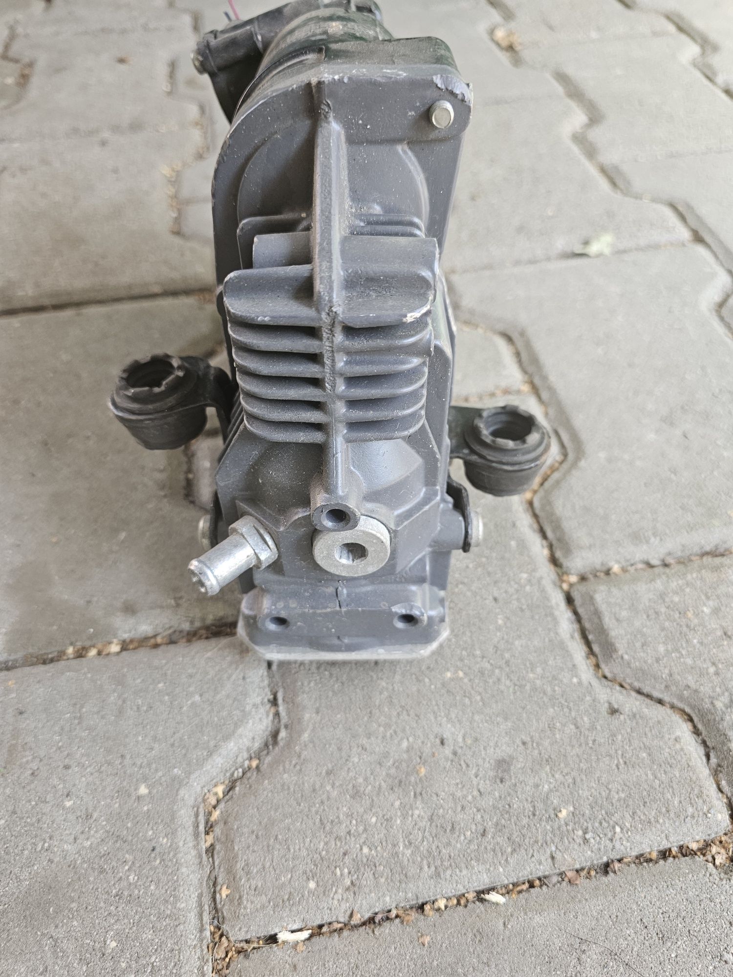 Mercedes ml w164 kompresor zawieszenia