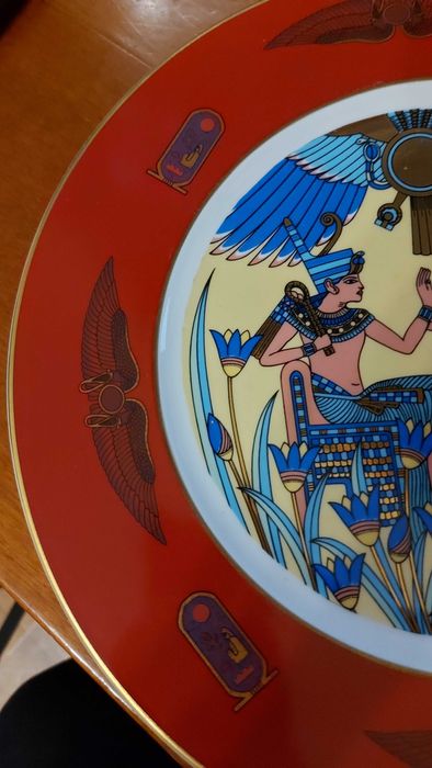 Prato Decorativo Fine Royal Porcelain Sculpture – Egípcio (32 cm)