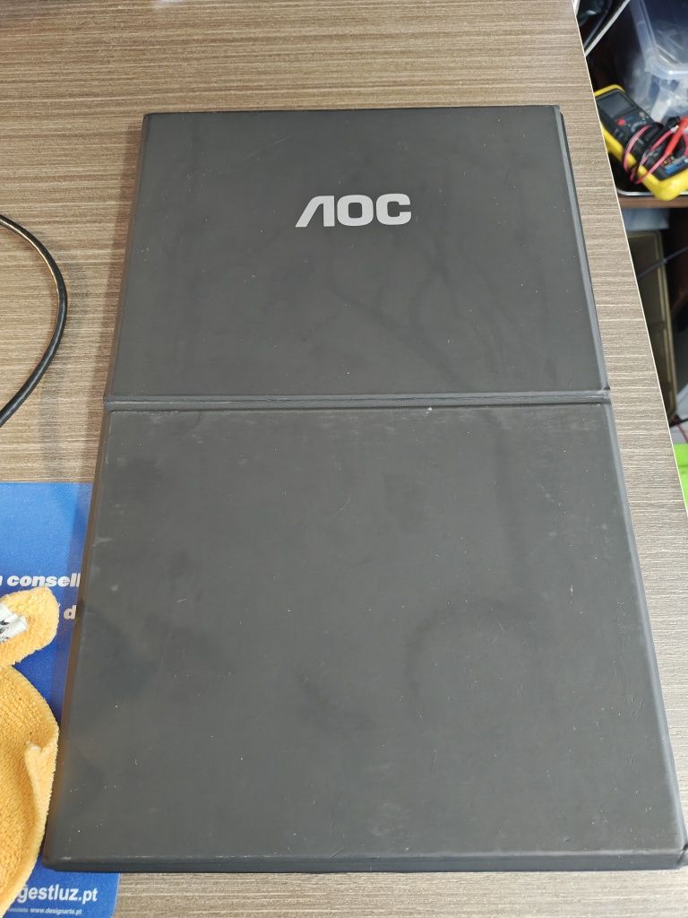 Monitor portátil AOC 16T2