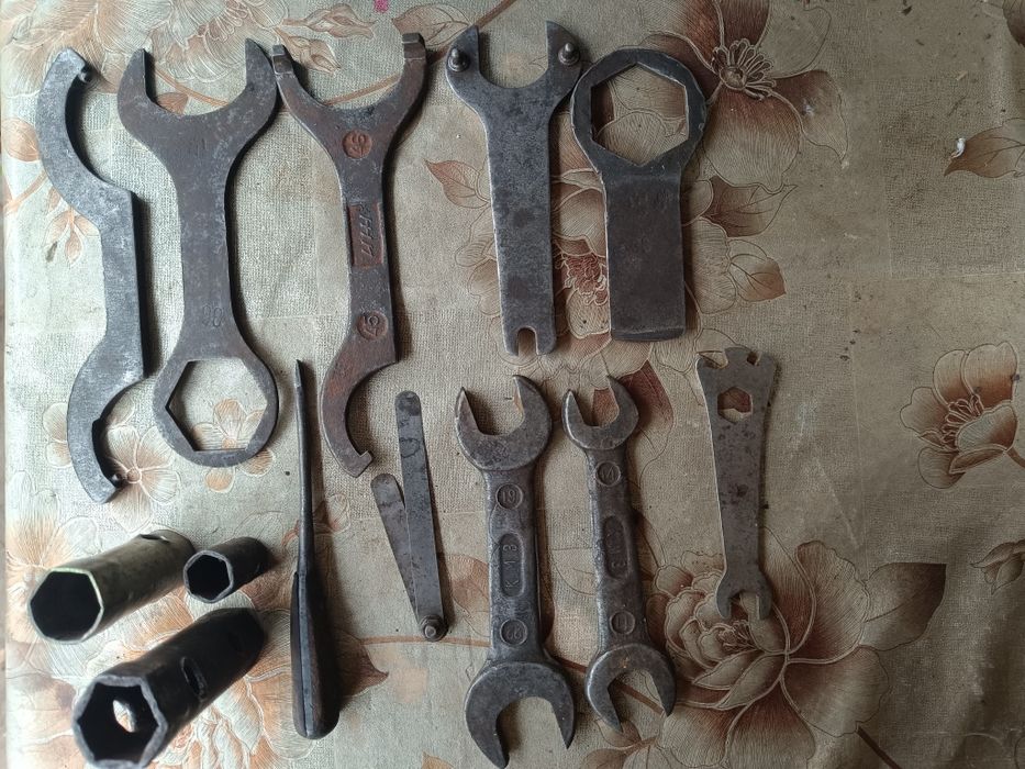 Продам набор ключей к мотоциклу Урал, Днепр, Иж цена 480гр