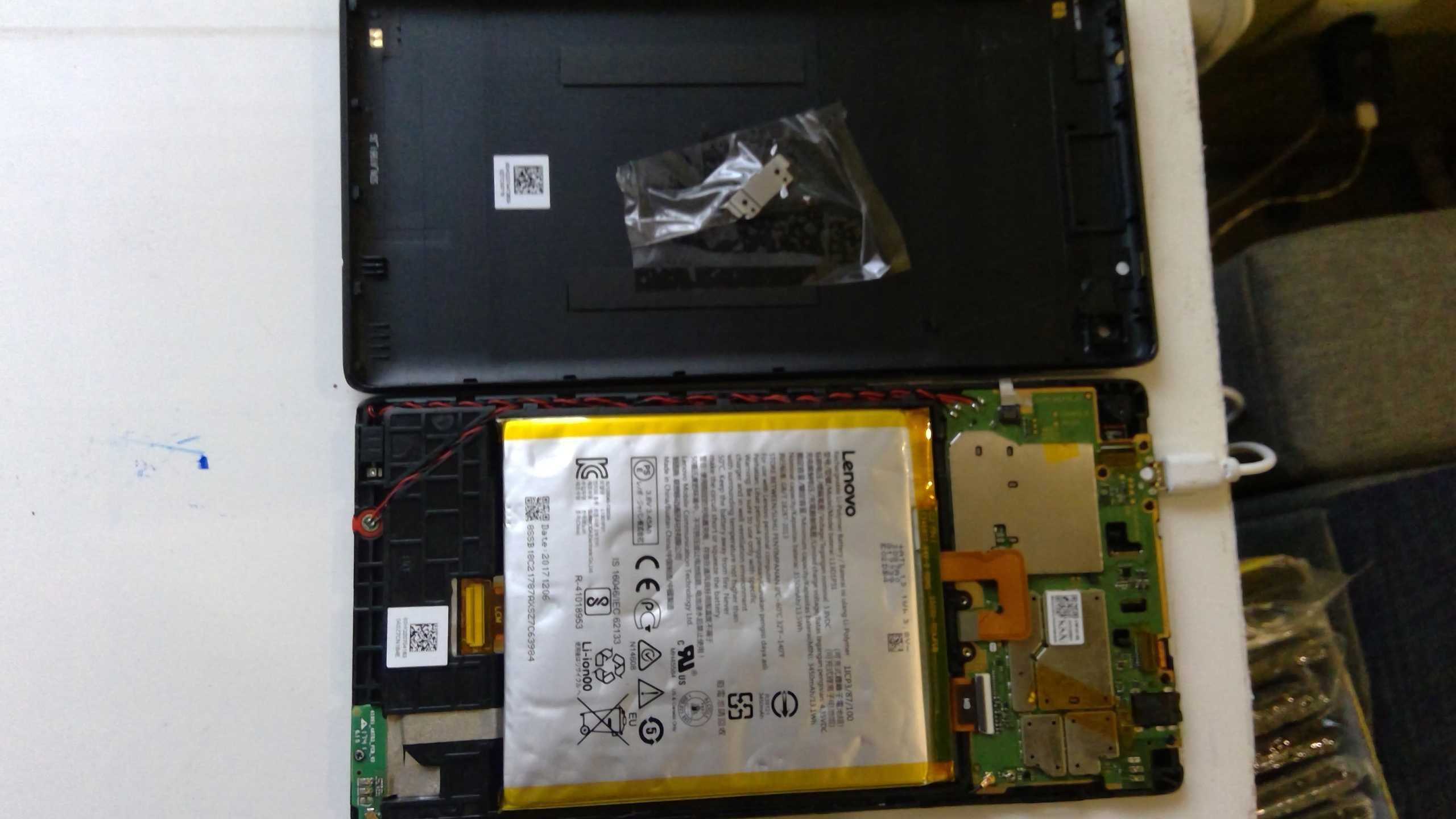 Tablet Lenovo TB-7304L L67