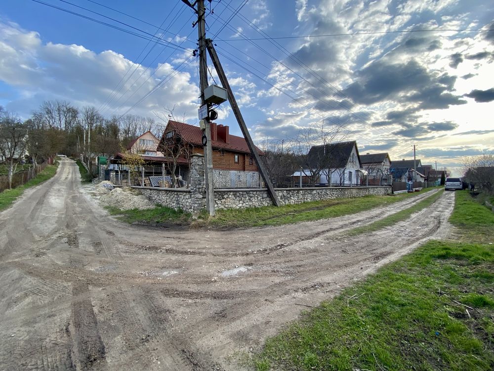 Продаю ділянку в с.Підгороднє