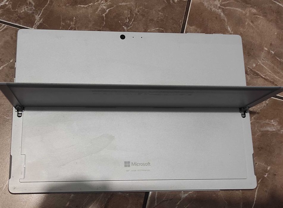 Microsoft Surface Pro 5 LTE (1807), i5 / 8GB / 256GB