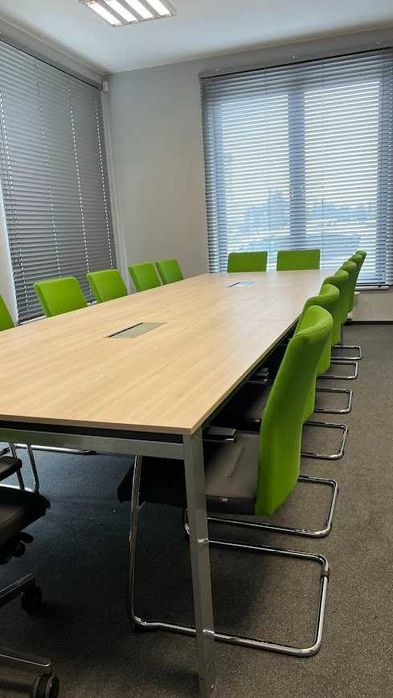 Sprzedam komplet mebli do sali konferencyjnej