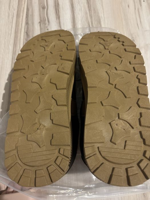 Продаються зимние денские ботинки