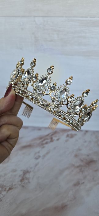 Корона діадема, обруч принцессы с камнями, прикраса на голову, тіара.