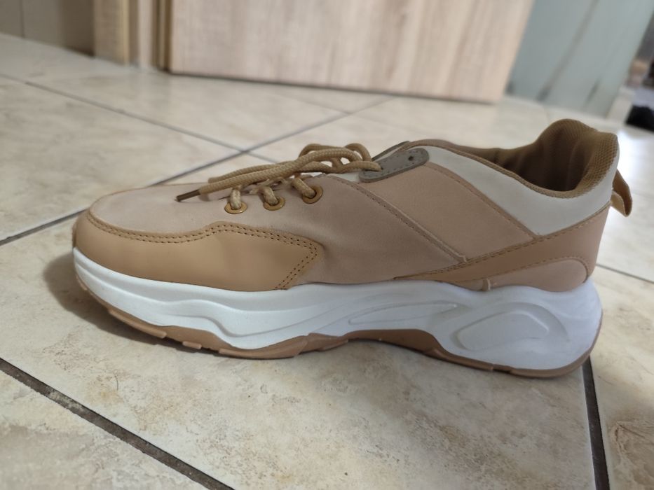 Sneakersy SINSAY, beż, sportowe, adidasy, 40/41, gruba podeszwa !!!