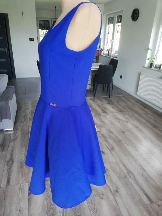 R. S chabrowa sukienka damska rozkloszowana kobaltowa z tej epoki