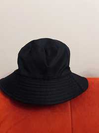 kapelusz czarny na lato