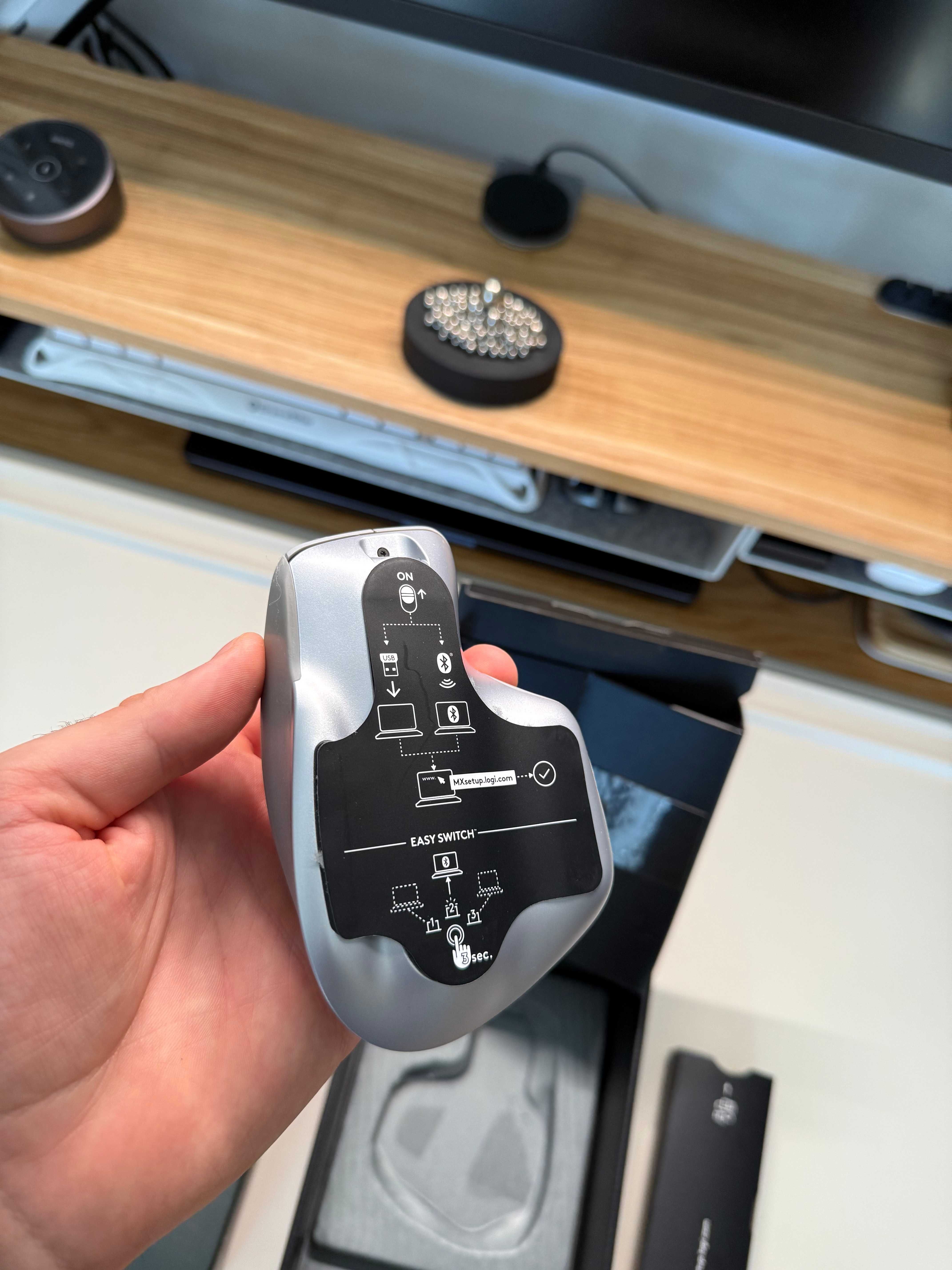 Мишка Logitech MX Master 3 в сірому кольорі
