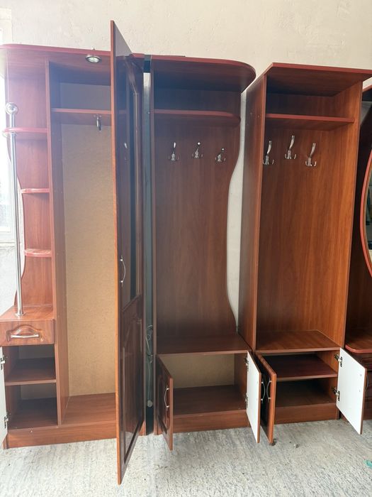 Продам прихожу в коридор