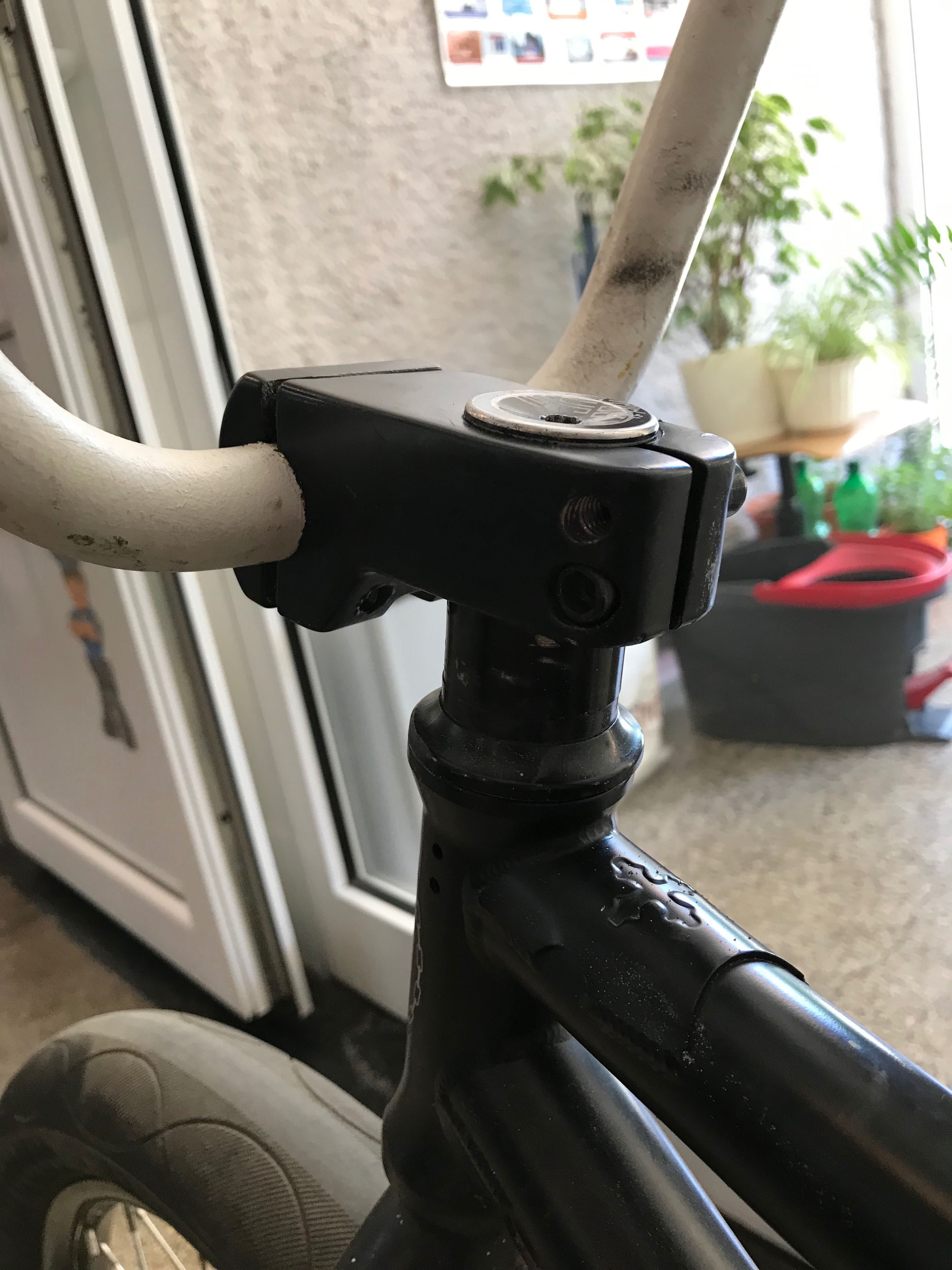 Mostek BMX bmx CULT Shadow BSD Sunday Subrosa