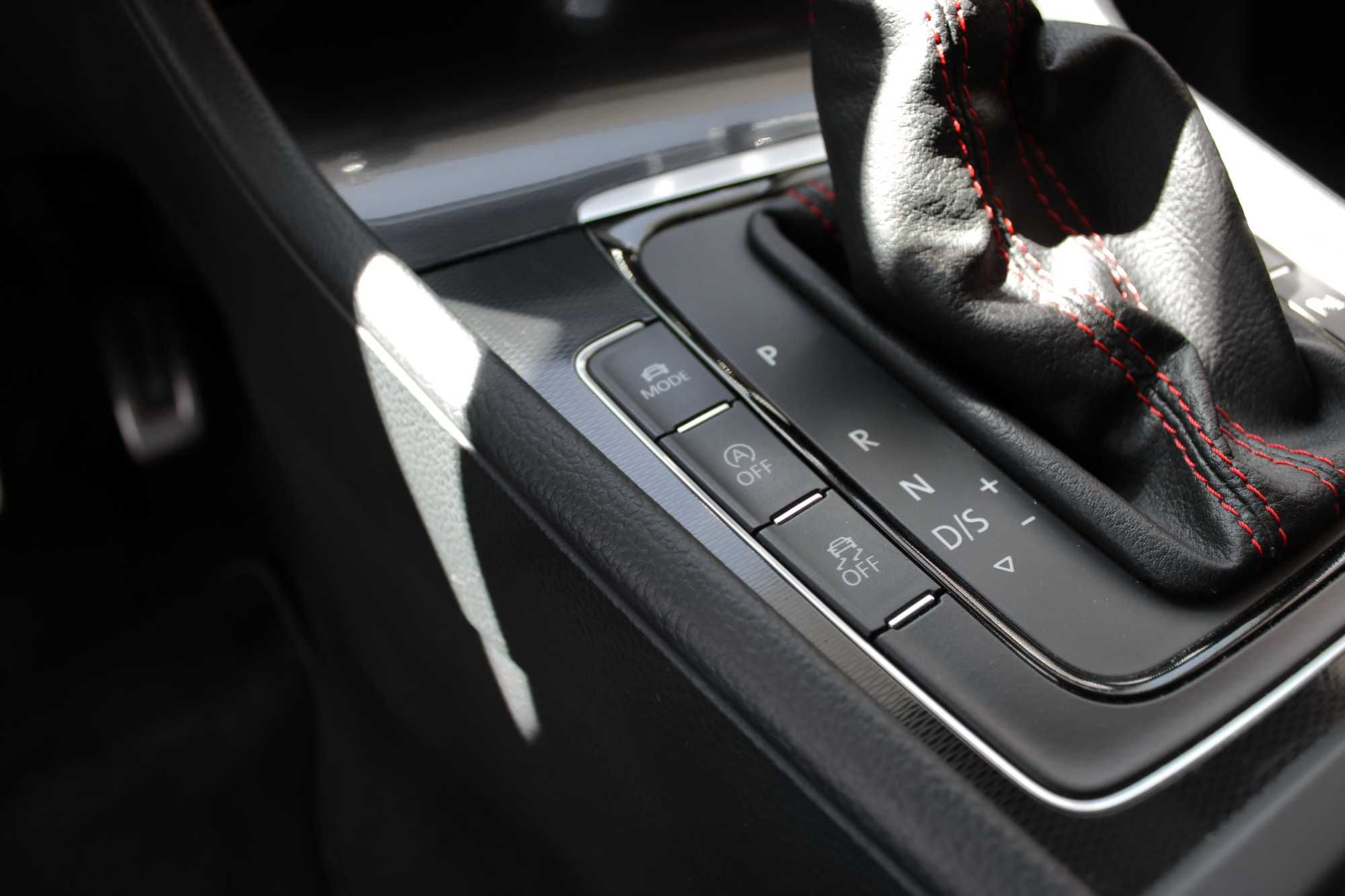 VW Golf 7 VII GTi DSG Performance DYNAUDIO (335€/Mês) - 120 Meses