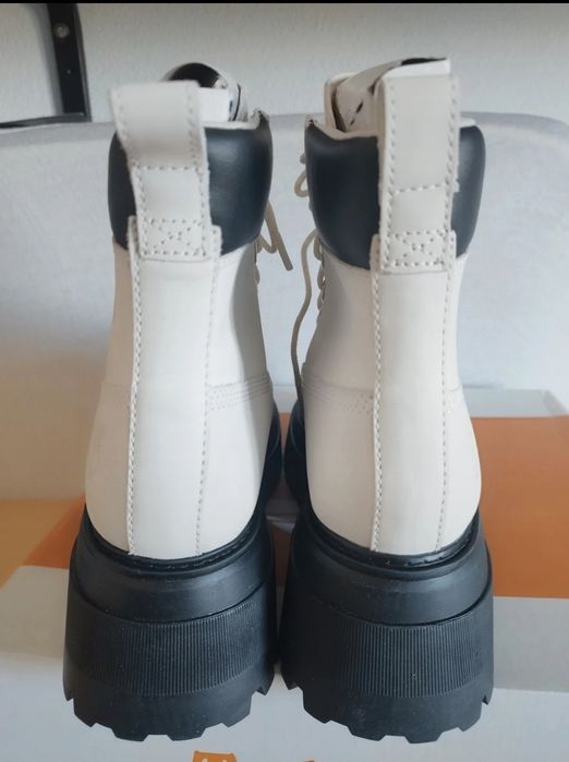 Botas Timberland com Plataforma, tamanho 40