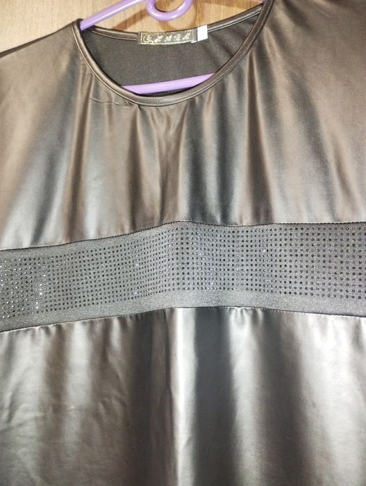 Стильна туніка з екошкіри