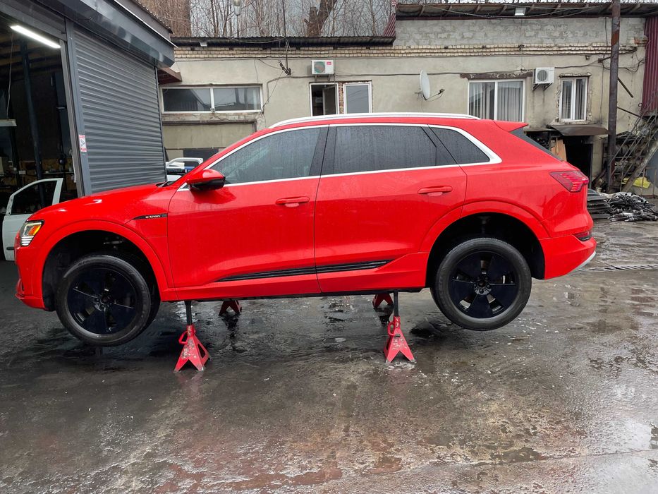 Разборка Audi E-Tron бампер фара капот Розборка Ауді Є Трон Етрон