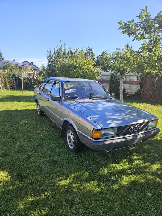 Audi 80  b2 sedan