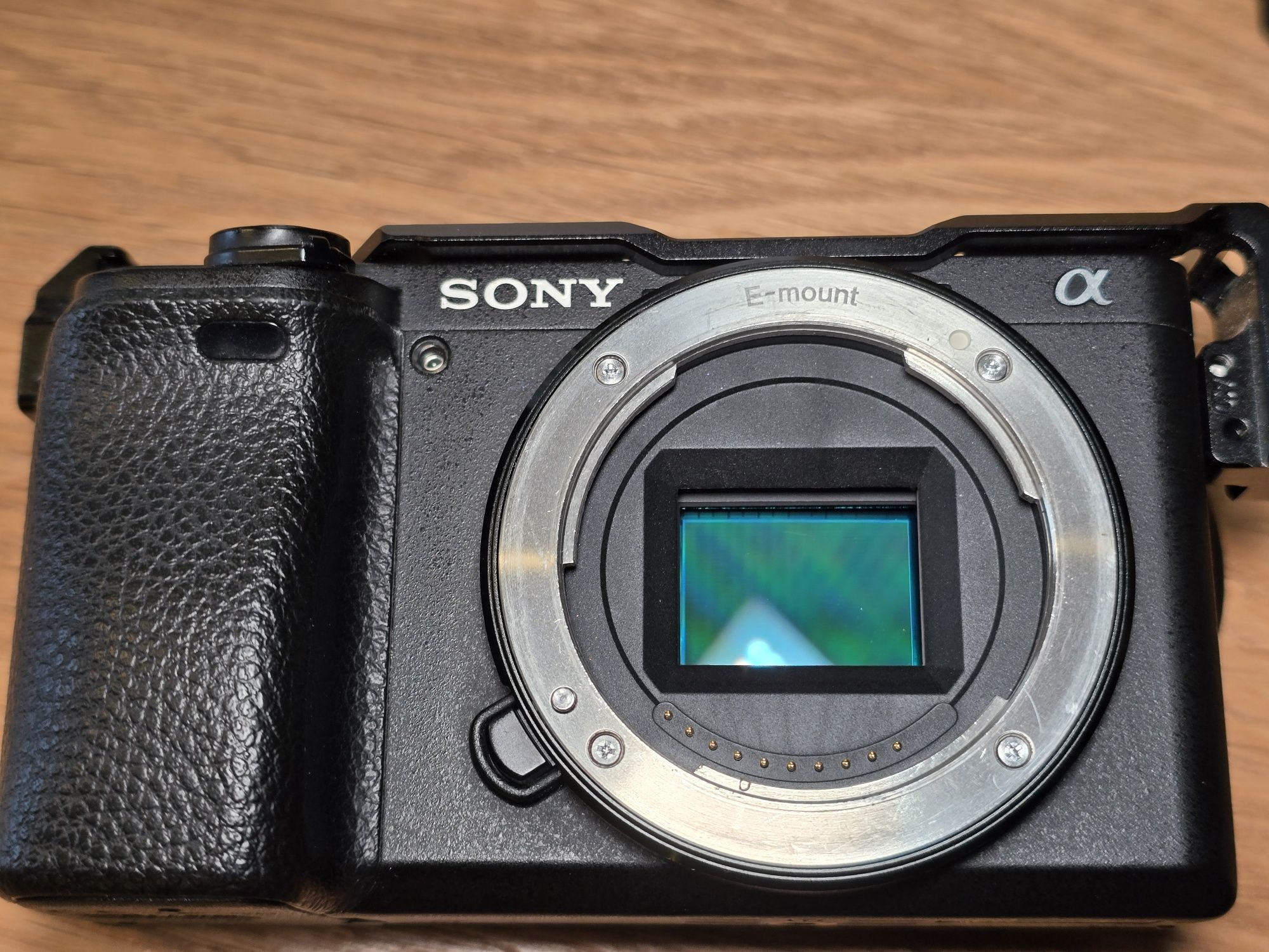 Sony a6400 + obiektyw Zeiss 16-70 f4 OSS (Aparat tylko 5643 zdjęć!)