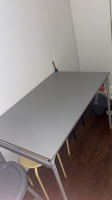 Sofá 2 lugares e mesa