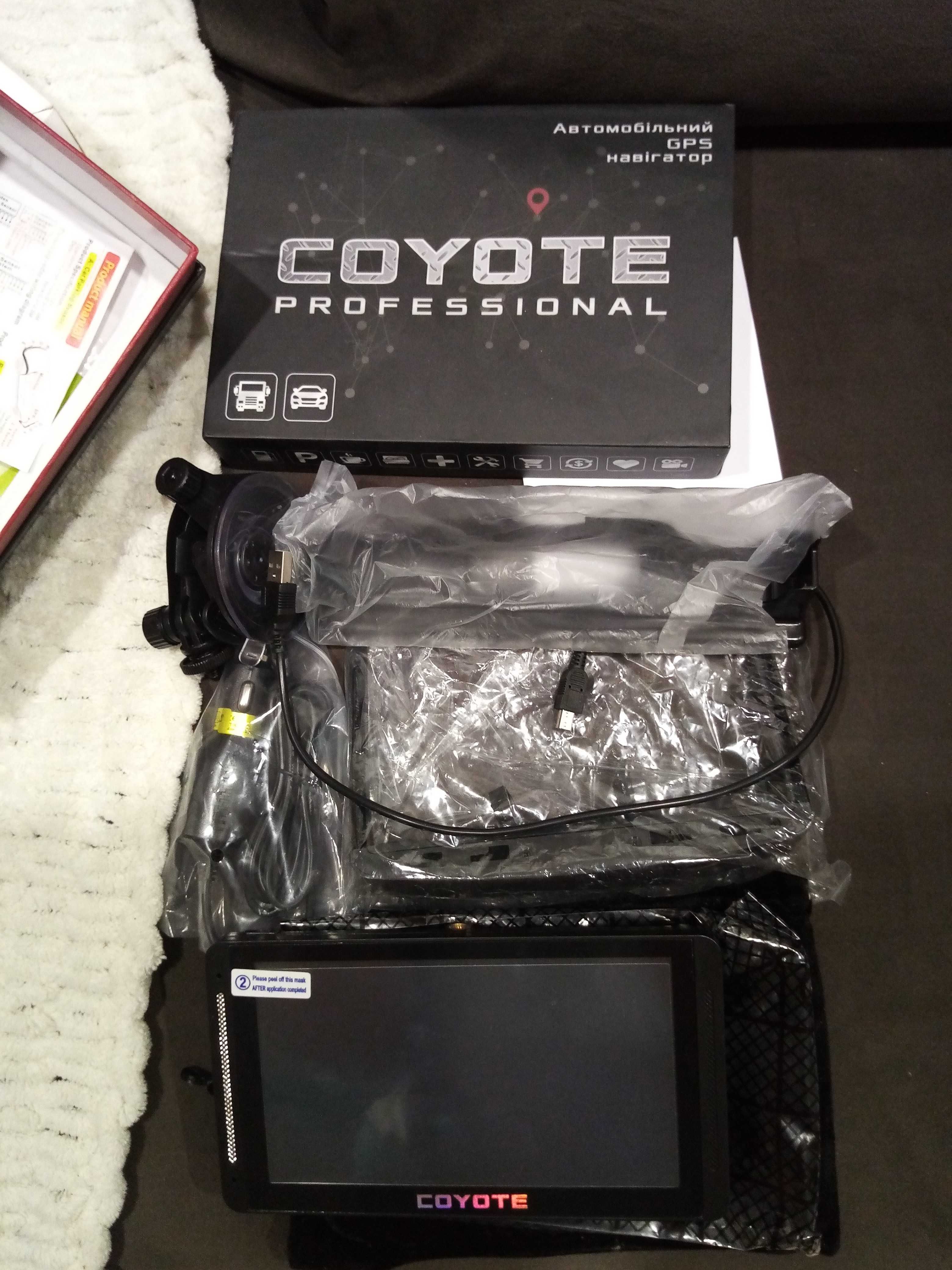 Автомобільний реєстратор-навігатор  Coyote