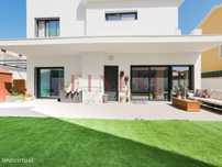 Moradia T3 São Domingos Rana Com Jardim E Terraço