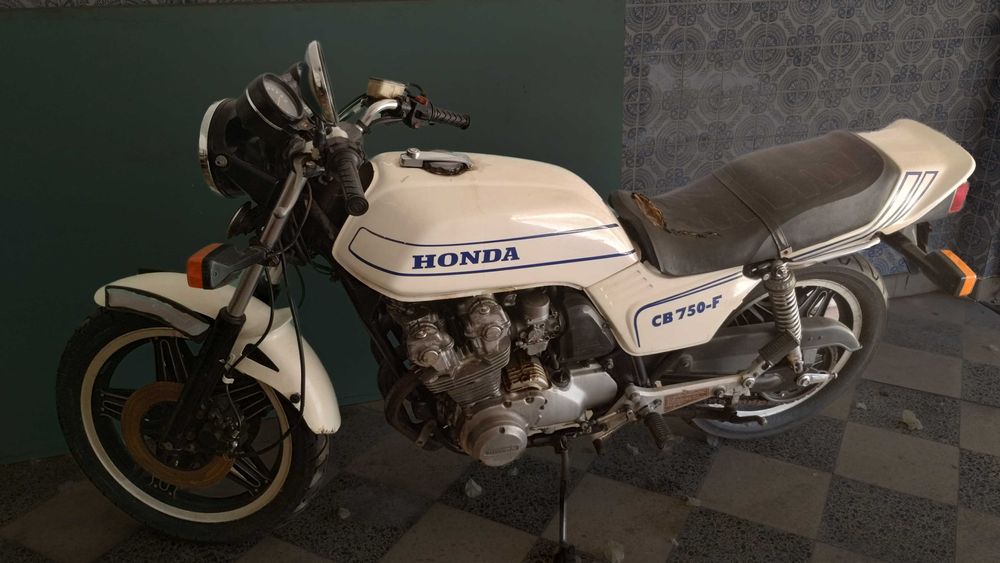 Honda CB 750cc 1982 clássica
