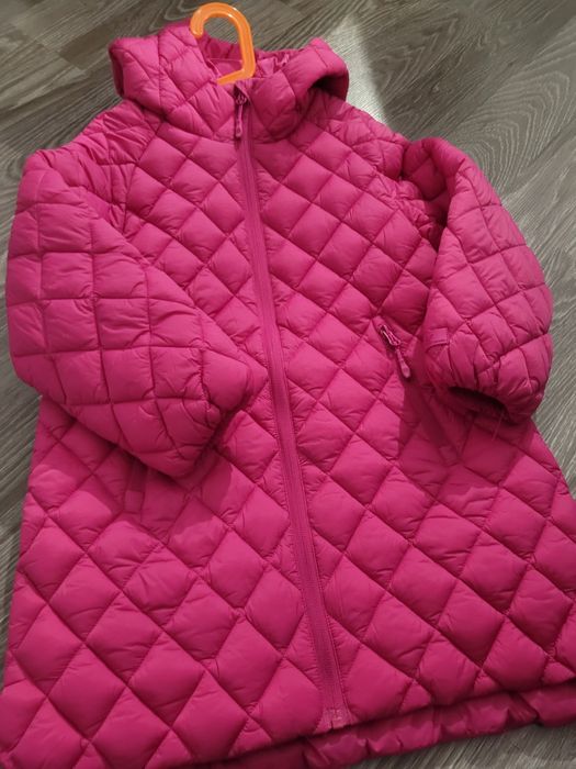 Kurtka płaszcz pikowany puchowy 122/128 jak nowy 4F