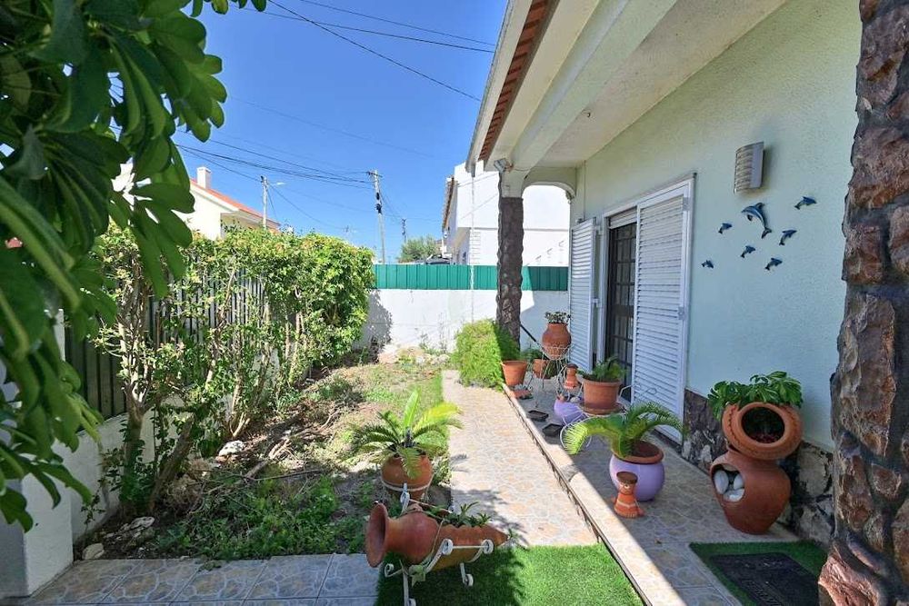 Moradia Isolada T3  Quinta do Conde C Piscina Aquecida e + valias