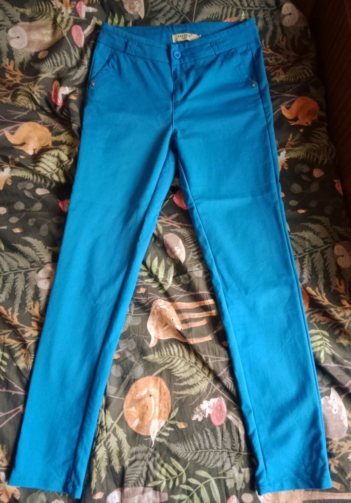 Eleganckie spodnie damskie błękitne S Freesia Paris
