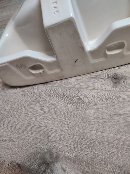 Умивальник серсаніт