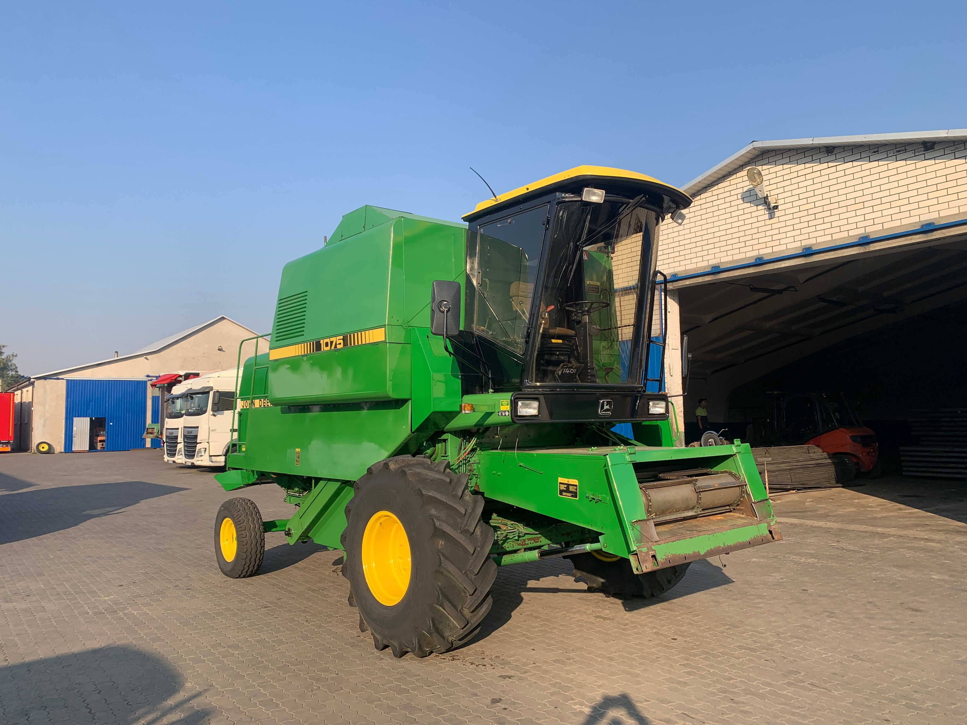 Комбайн John Deere 1075 жатка 4,25м