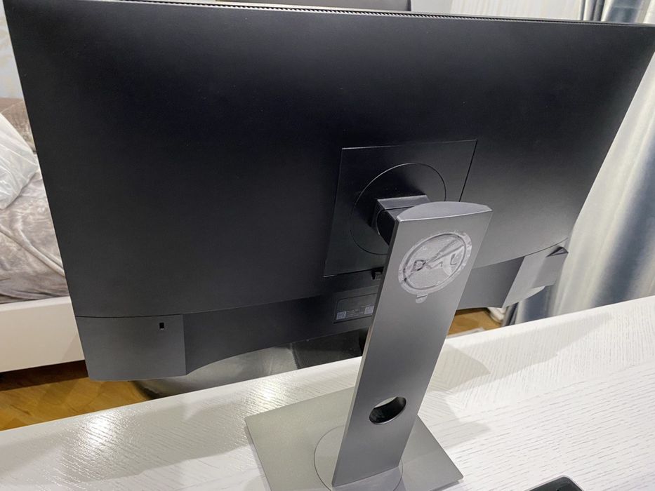 Монітор 23" DELL P2319H поворотний екран