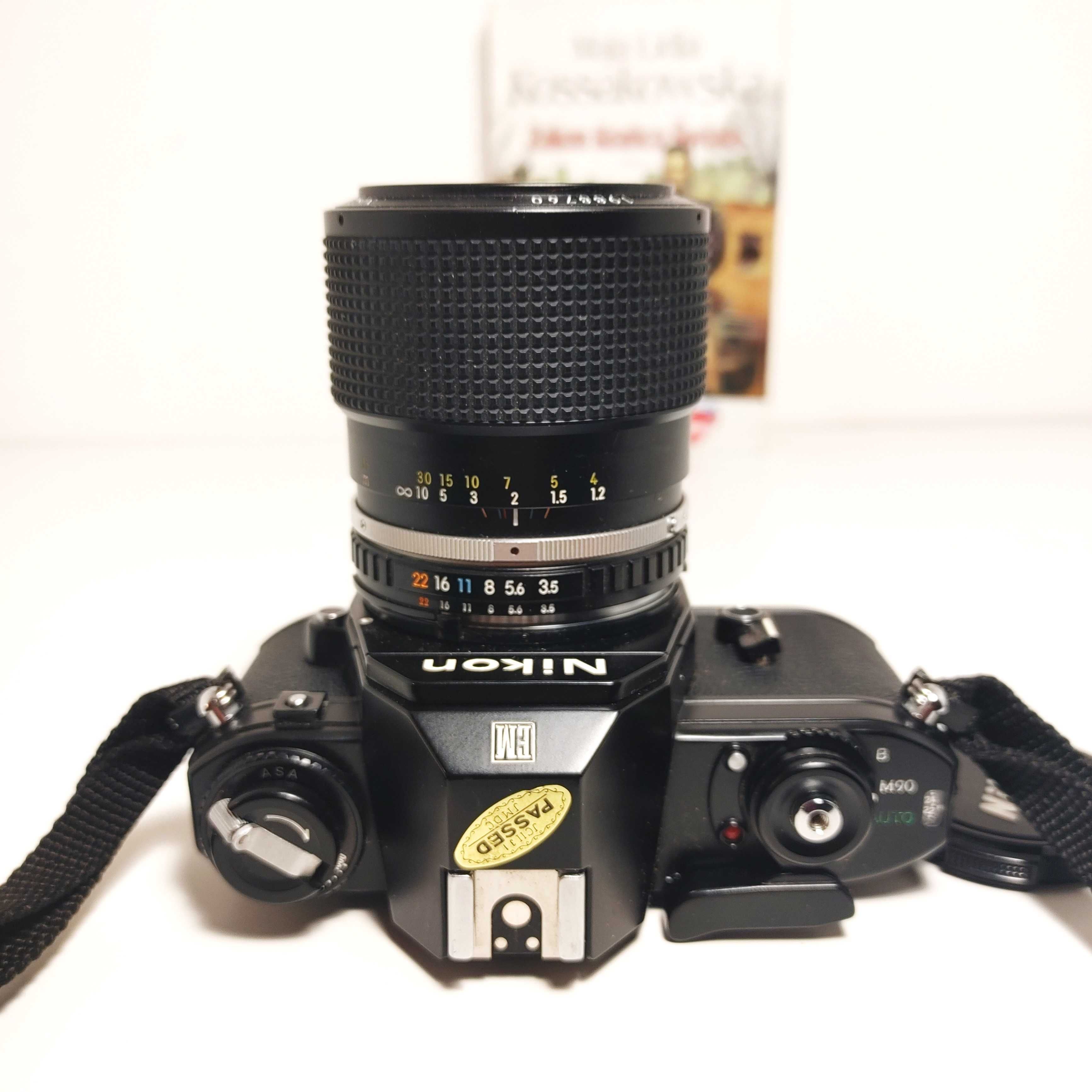 Niezawodna Lustrzanka NIKON EM z Nikon Lens Series E 36-72 mm 1:3,5