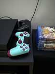 Playstation 4 + 2 pady + 8 gier w zestawie. 500 gb stan bardzo dobry